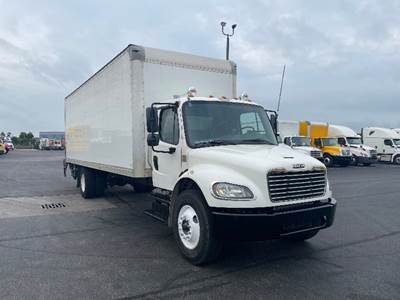 Freightliner M2 26 ft Box Truck - 220HP, 6 Speed Automatic, Roll up Door