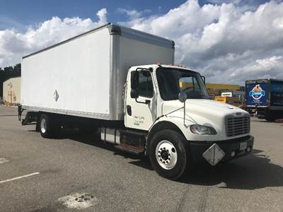 Freightliner M2 26 ft Box Truck - 220HP, 6 Speed Automatic, Roll up Door