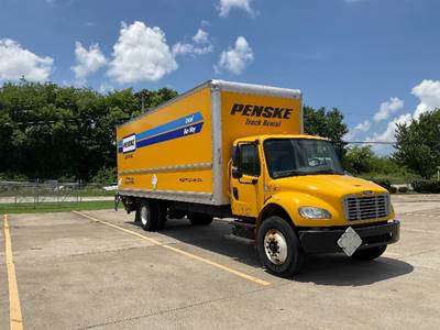 Freightliner M2 26 ft Box Truck - 220HP, 7 Speed Automatic, Roll up Door