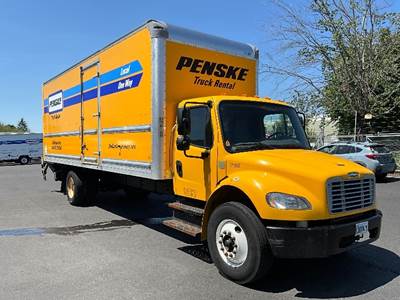Freightliner M2 26 ft Box Truck - 220HP, 7 Speed Automatic, Roll up Door