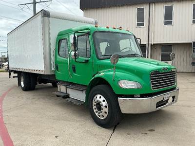 Freightliner M2 22 ft Box Truck - 220HP, 6 Speed Automatic, Roll up Door
