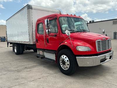 Freightliner M2 22 ft Box Truck - 220HP, 6 Speed Automatic, Roll up Door