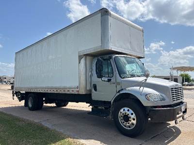 Freightliner M2 26 ft Box Truck - 240HP, 6 Speed Automatic, Roll up Door
