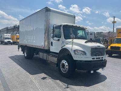 Freightliner M2 20 ft Box Truck - 300HP, 6 Speed Manual, Roll up Door