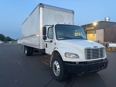 Freightliner M2 26 ft Box Truck - 220HP, 7 Speed Automatic, Roll up Door