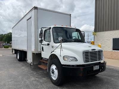 Freightliner M2 28 ft Box Truck - 220HP, 6 Speed Automatic, Roll up Door