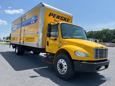 Freightliner M2 26 ft Box Truck - 220HP, 6 Speed Automatic, Roll up Door