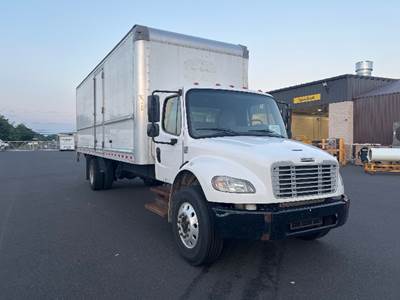 Freightliner M2 26 ft Box Truck - 220HP, 7 Speed Automatic, Roll up Door