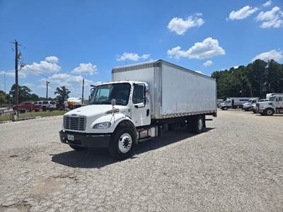 Freightliner M2 32 ft Box Truck - 240HP, 6 Speed Automatic, Roll up Door