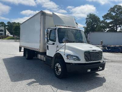 Freightliner M2 20 ft Box Truck - 240HP, 7 Speed Automatic, Roll up Door