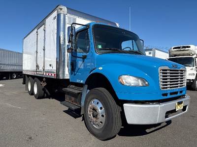Freightliner M2 20 ft Box Truck - 260HP, 6 Speed Automatic, Roll up Door