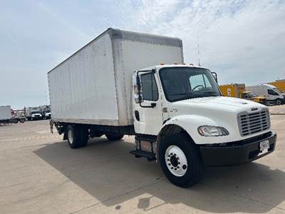 Freightliner M2 24 ft Box Truck - 220HP, 7 Speed Automatic, Roll up Door