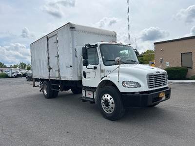 Freightliner M2 18 ft Box Truck - 260HP, 6 Speed Automatic, Roll up Door