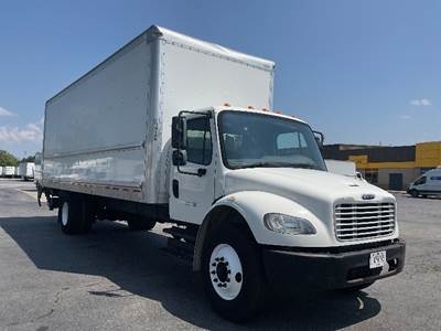 Freightliner M2 26 ft Box Truck - 220HP, 7 Speed Automatic, Roll up Door