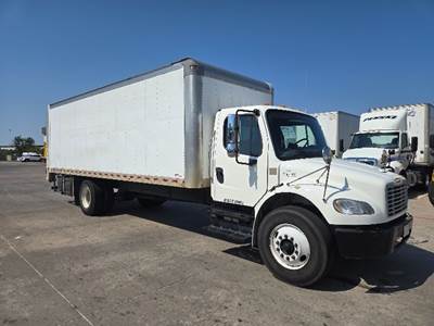 Freightliner M2 32 ft Box Truck - 240HP, 6 Speed Automatic, Roll up Door