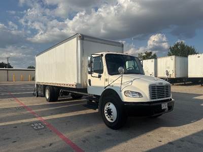 Freightliner M2 32 ft Box Truck - 240HP, 6 Speed Automatic, Roll up Door
