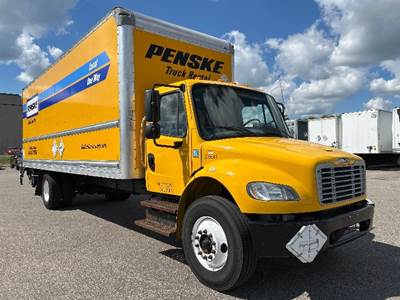 Freightliner M2 26 ft Box Truck - 220HP, 7 Speed Automatic, Roll up Door