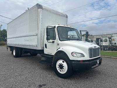 Freightliner M2 26 ft Box Truck - 230HP, 6 Speed Automatic, Roll up Door