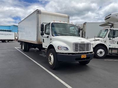 Freightliner M2 26 ft Box Truck - 250HP, 6 Speed Automatic, Roll up Door