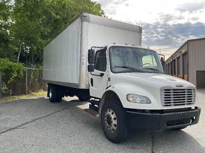 Freightliner M2 26 ft Box Truck - 220HP, 6 Speed Automatic, Roll up Door