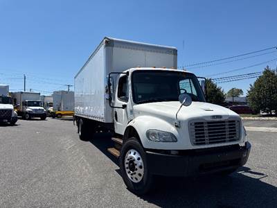 Freightliner M2 26 ft Box Truck - 220HP, 6 Speed Automatic, Roll up Door