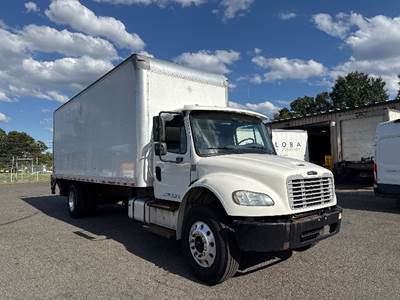 Freightliner M2 24 ft Box Truck - 240HP, 6 Speed Automatic, Roll up Door