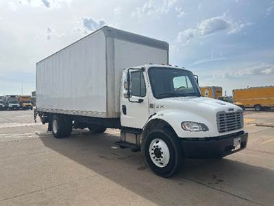 Freightliner M2 24 ft Box Truck - 220HP, 7 Speed Automatic, Roll up Door