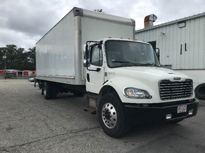 Freightliner M2 26 ft Box Truck - 220HP, 6 Speed Automatic, Roll up Door