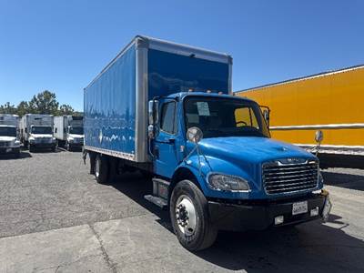 Freightliner M2 24 ft Box Truck - 220HP, 6 Speed Automatic, Roll up Door