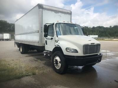 Freightliner M2 26 ft Box Truck - 220HP, 6 Speed Automatic, Roll up Door