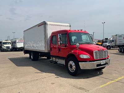 Freightliner M2 22 ft Box Truck - 220HP, 6 Speed Automatic, Roll up Door