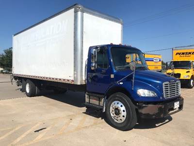 Freightliner M2 26 ft Box Truck - 220HP, 6 Speed Automatic, Roll up Door