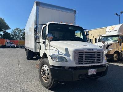 Freightliner M2 26 ft Box Truck - 220HP, 6 Speed Automatic, Roll up Door