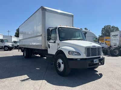 Freightliner M2 26 ft Box Truck - 220HP, 6 Speed Automatic, Roll up Door