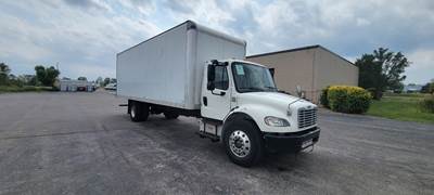 Freightliner M2 26 ft Box Truck - 220HP, 7 Speed Automatic, Roll up Door
