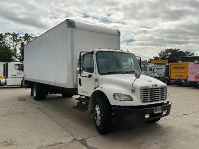 Freightliner M2 26 ft Box Truck - 220HP, 6 Speed Automatic, Roll up Door