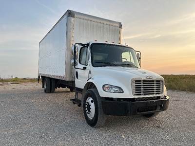 Freightliner M2 26 ft Box Truck - 220HP, 7 Speed Automatic, Roll up Door