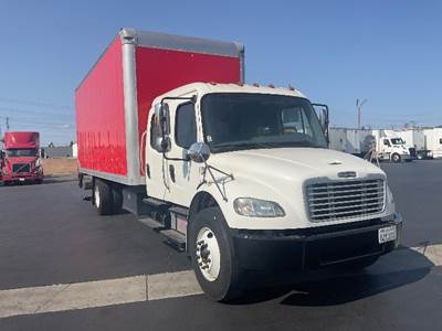 Freightliner M2 24 ft Box Truck - 220HP, 6 Speed Automatic, Roll up Door