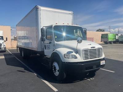 Freightliner M2 26 ft Box Truck - 220HP, 6 Speed Automatic, Roll up Door