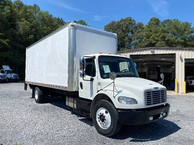 Freightliner M2 24 ft Box Truck - 220HP, 7 Speed Automatic, Roll up Door