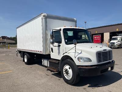 Freightliner M2 20 ft Box Truck - 240HP, 6 Speed Automatic, Roll up Door