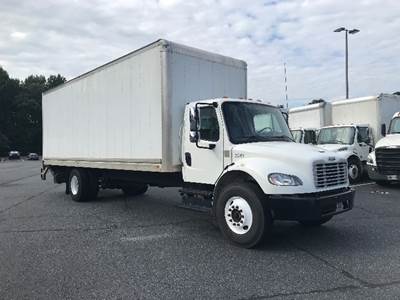 Freightliner M2 26 ft Box Truck - 220HP, 7 Speed Automatic, Roll up Door