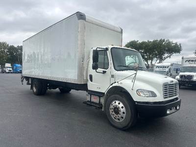 Freightliner M2 26 ft Box Truck - 220HP, 6 Speed Automatic, Roll up Door
