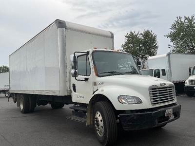 Freightliner M2 26 ft Box Truck - 220HP, 6 Speed Automatic, Roll up Door