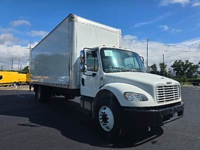 Freightliner M2 26 ft Box Truck - 220HP, 7 Speed Automatic, Roll up Door