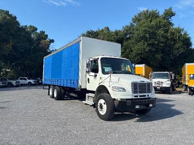 Freightliner M2 28 ft Box Truck - 350HP, 10 Speed Manual, Swing Door