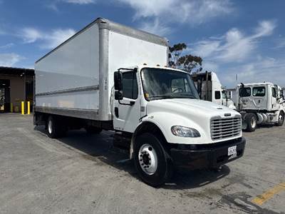 Freightliner M2 26 ft Box Truck - 220HP, 6 Speed Automatic, Roll up Door