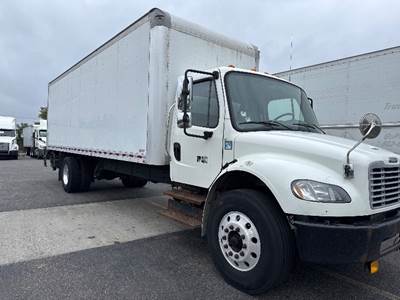 Freightliner M2 26 ft Box Truck - 220HP, 6 Speed Automatic, Roll up Door