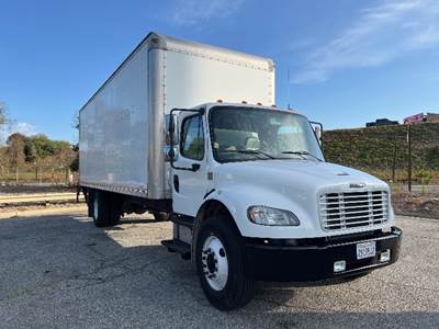Freightliner M2 26 ft Box Truck - 220HP, 6 Speed Automatic, Roll up Door