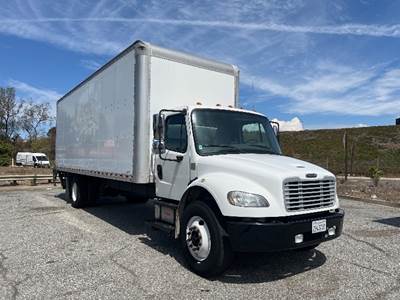 Freightliner M2 26 ft Box Truck - 220HP, 6 Speed Automatic, Roll up Door